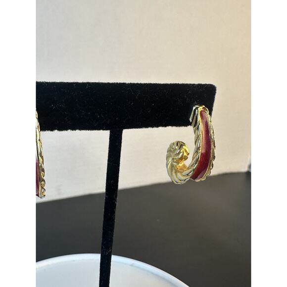 Vintage pierced earrings Red Enamel Gold tone swirl Half hoop Retro - Picture 4 of 5